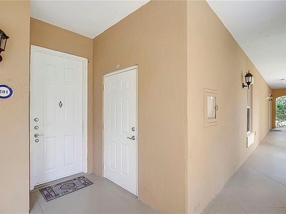 5th image of 5020 Fairways Cir APT J201