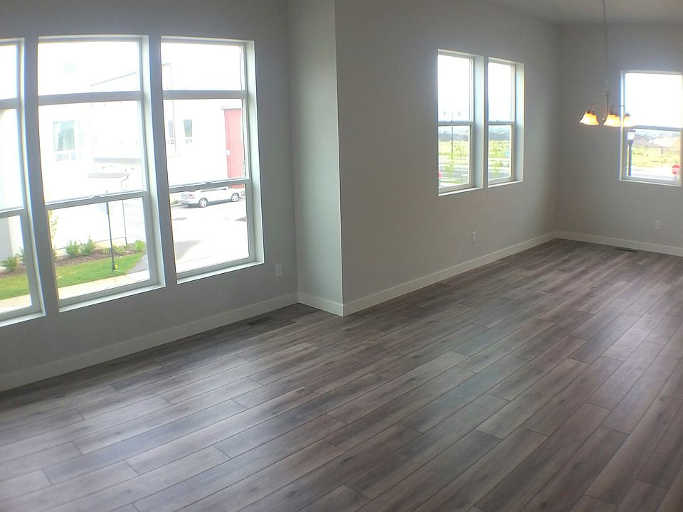 1st image of 5122 W Laureston Way