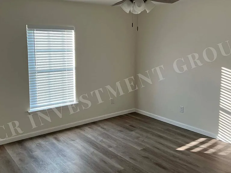 214 Williams Ln #D — Photo 13