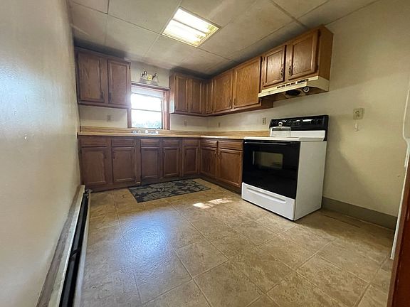 3rd image of 7 Church St APT 6
