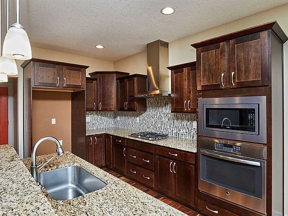 5th image of 2100 NW Prairie Creek Dr