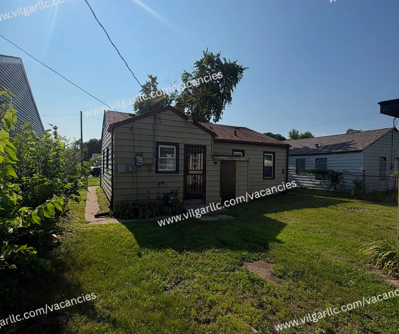Very spacious 2 Bedroom 1 Bathroom Home — Photo 3