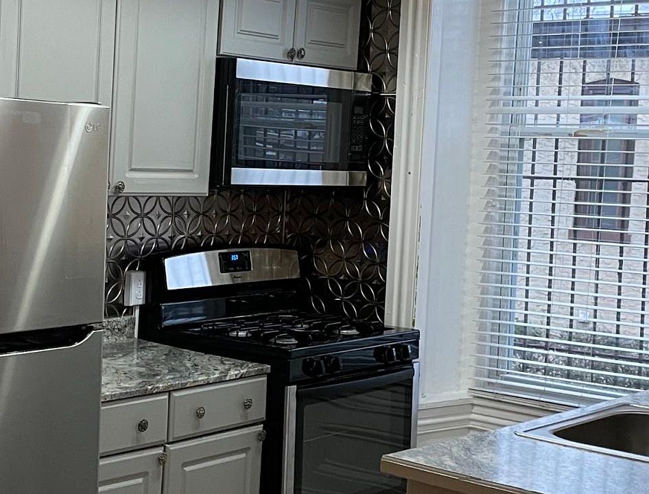 Kitchen w/Stainless Steel Microwave