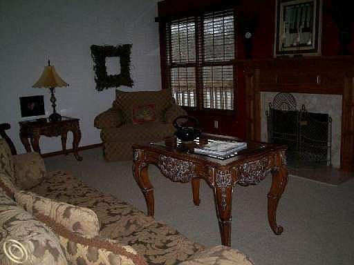 5th image of 3849 Reseda Ct