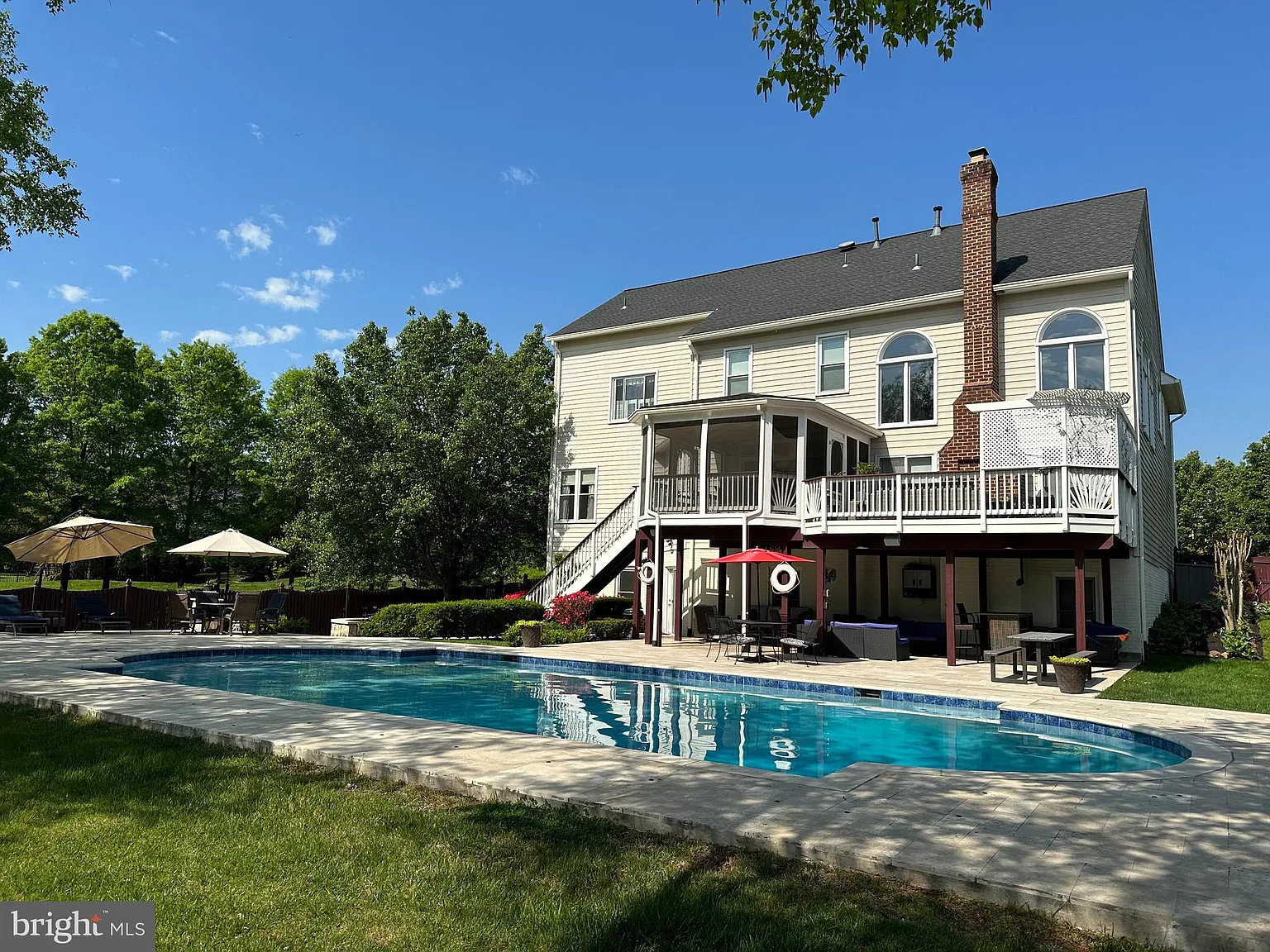 5 bed, 5.5 bath, 6248 sqft, $7,450 — Photo 3