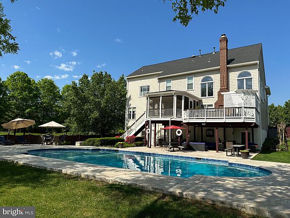 3rd image of 21922 Hyde Park Dr