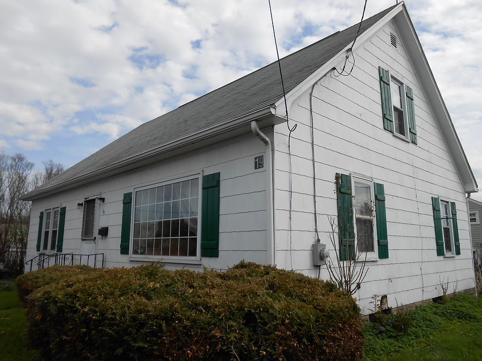 1st image of 19 Averlon Ave