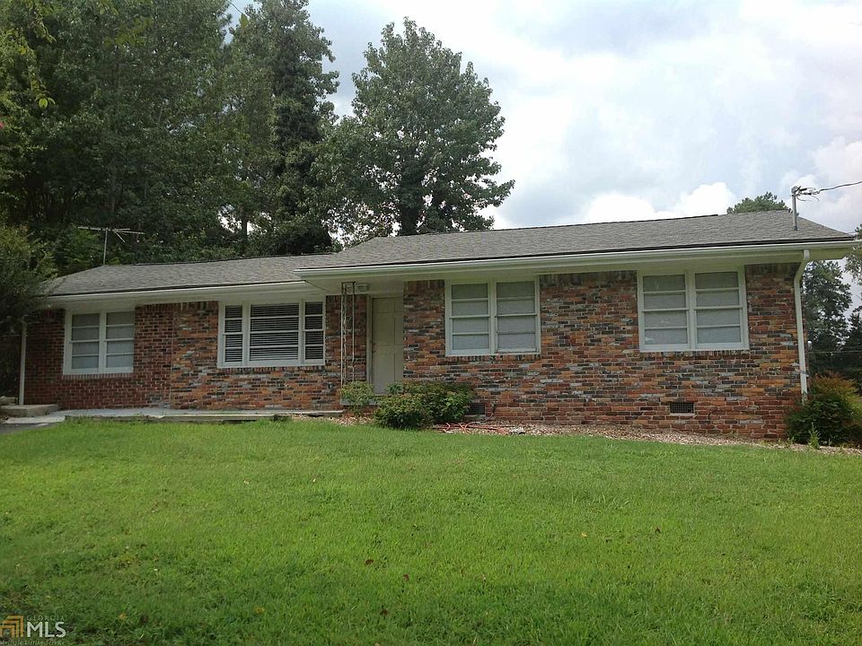 1st image of 379 Crane Dr