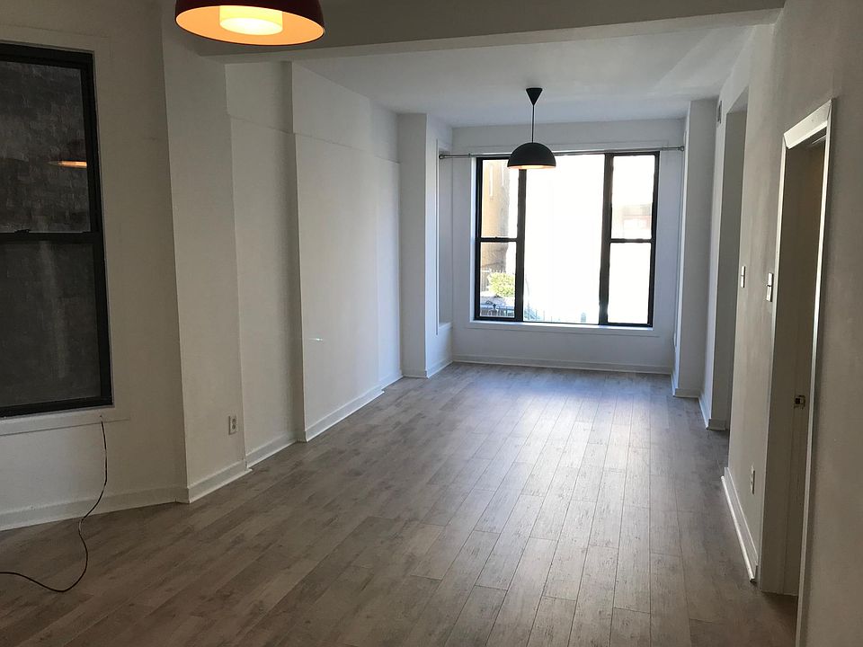 1st image of 1509 N Rockwell St APT 1F
