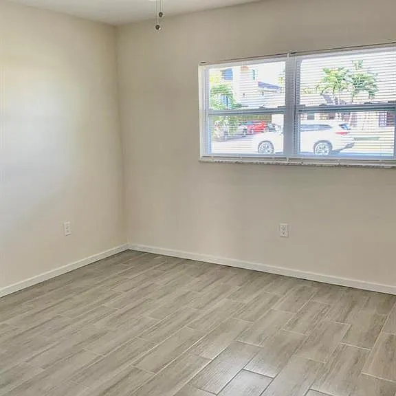 4833 Esplanade St — Photo 15