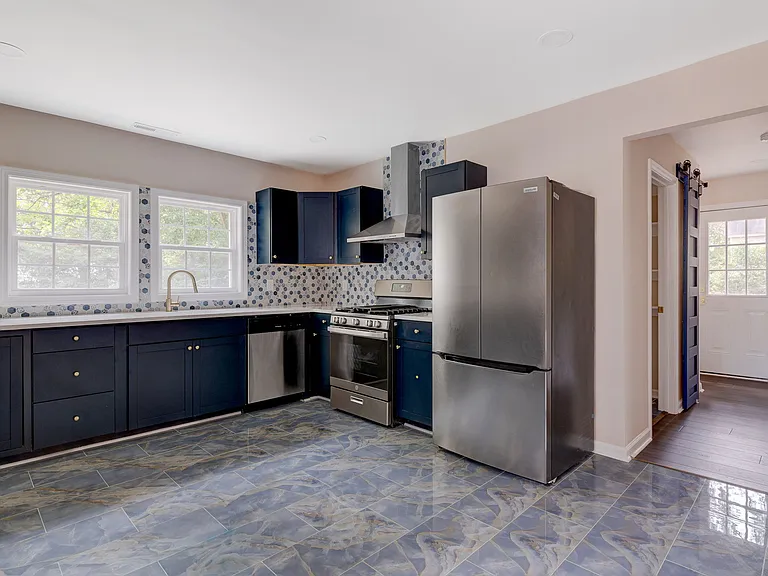 802 Mill St — Photo 7
