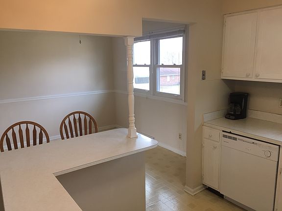 3rd image of 316 Hanly Ln