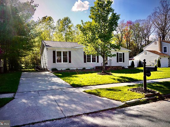 2nd image of 1709 Briarwood Dr