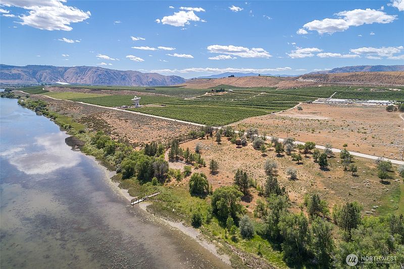 3rd image of 300 Monse River Road
