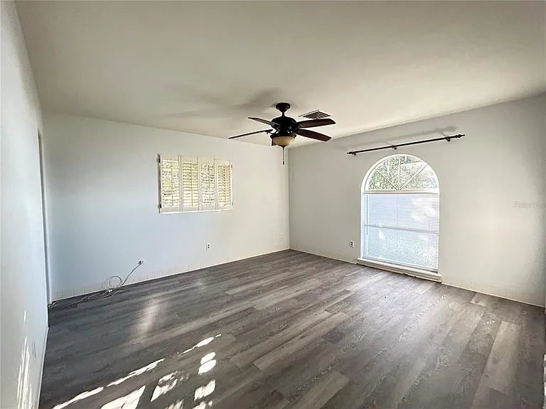 1241 N Lake Elbert Dr NE — Photo 7