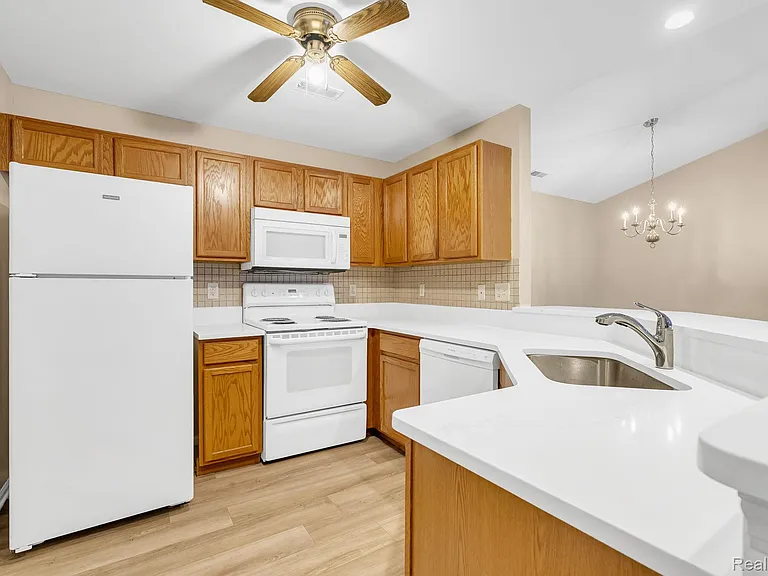 8208 Chesapeake Cir — Photo 19