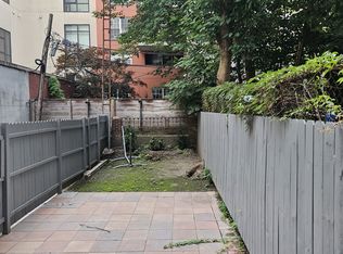 216 Huron St APT 1R, Brooklyn, NY 11222