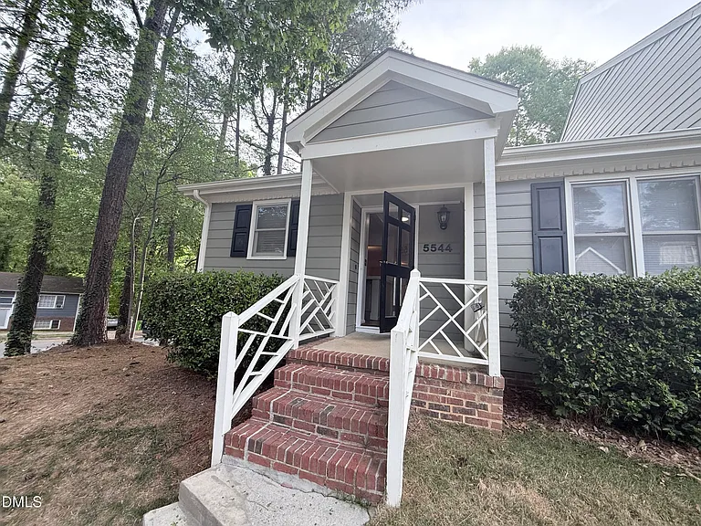 5544 Sharpe Dr — Photo 4