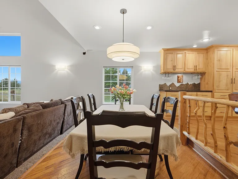 2635 N Meyer Rd — Photo 44