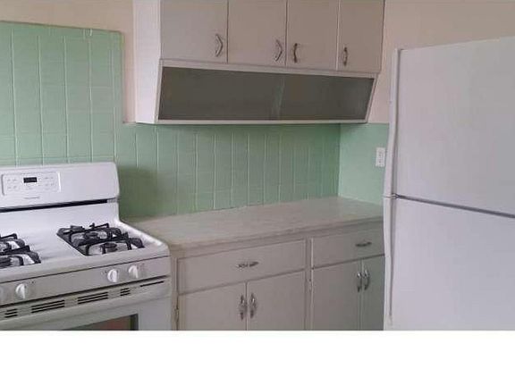 3rd image of 309 Woodlawn Ave