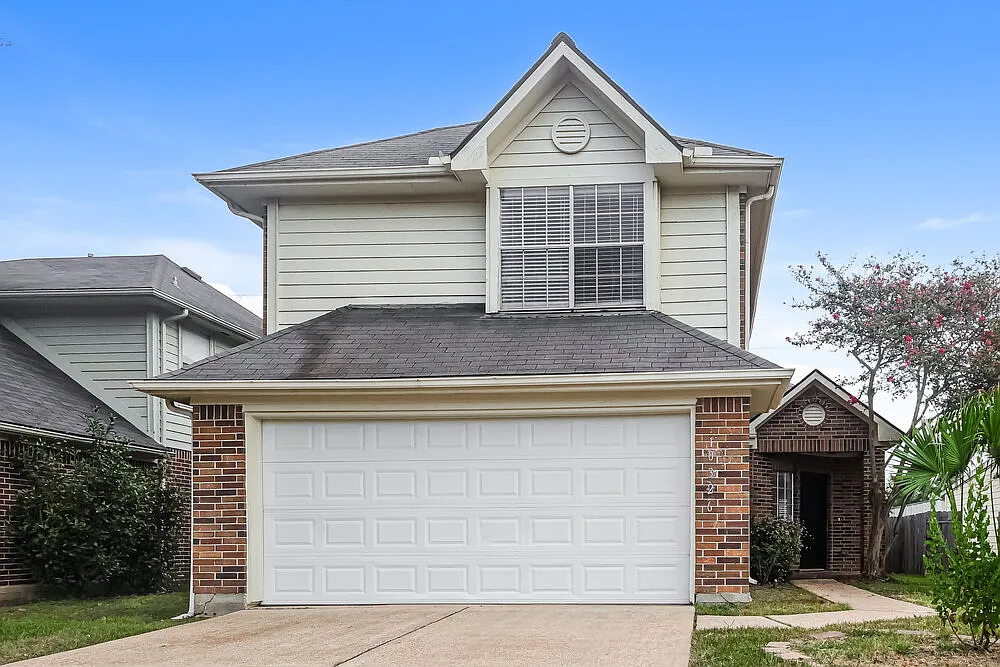 3 bed, 2.5 bath, 1754 sqft, $2,000 — Photo 1