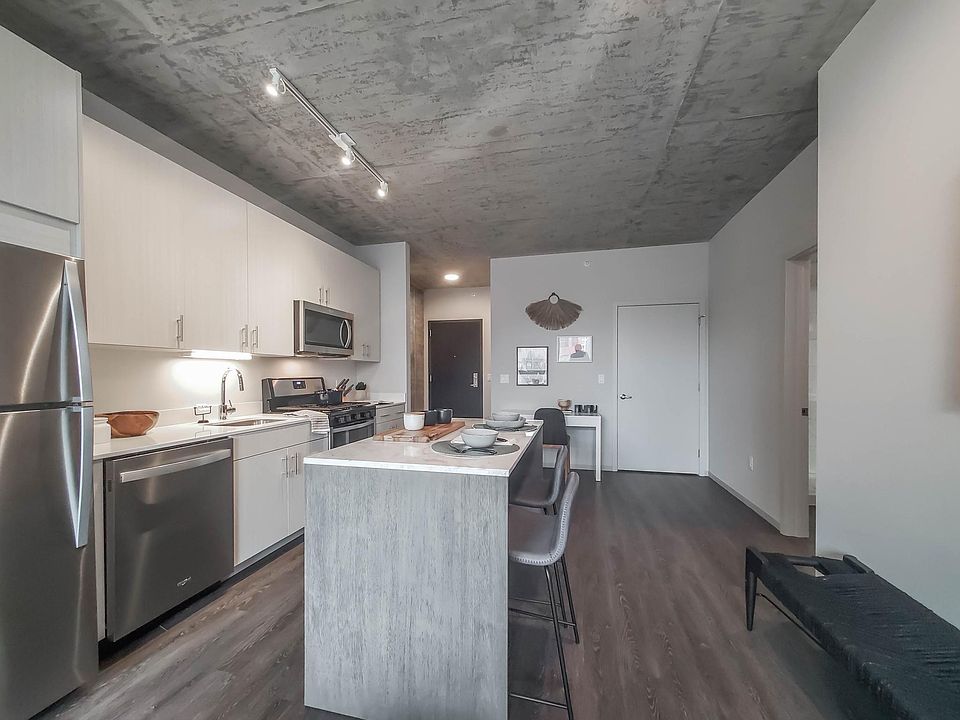 1st image of 712 S Clark St #2103