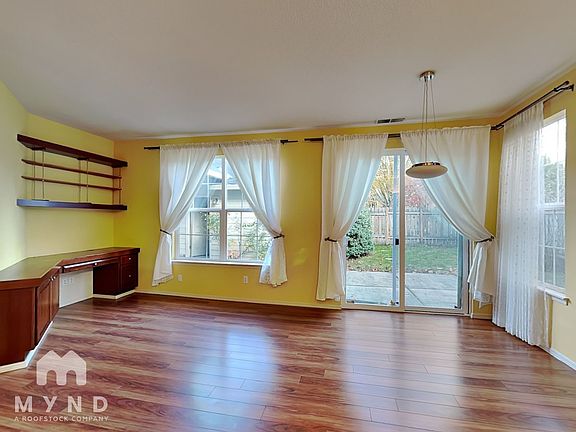 5th image of 1723 NE Ashberry Dr