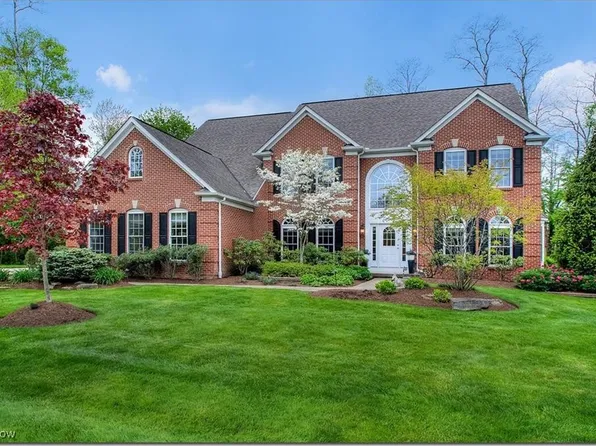 7346 Capilano Dr, Solon, OH 44139