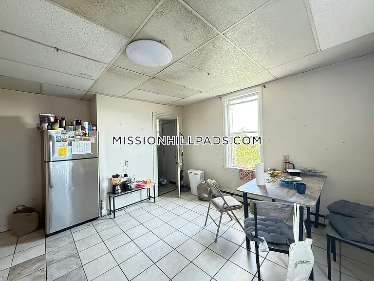 50 Fisher Ave #3 — Photo 5