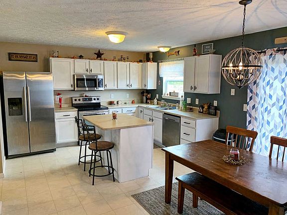 3rd image of 3054 Goddard Ct