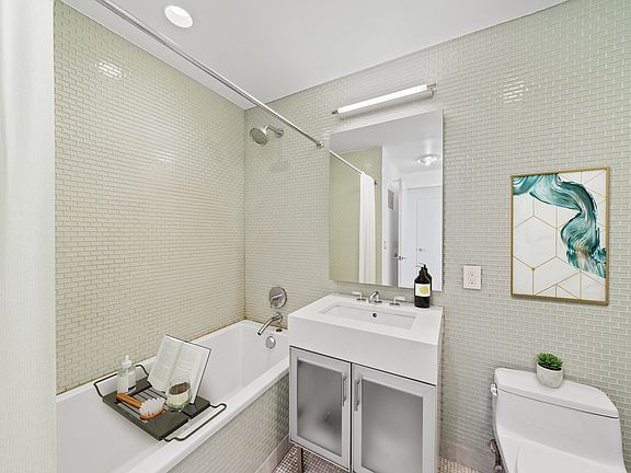 5th image of 1113 York Ave APT 7D