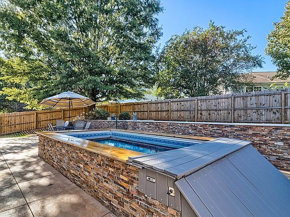 4th image of 108 Turkey Ridge Dr