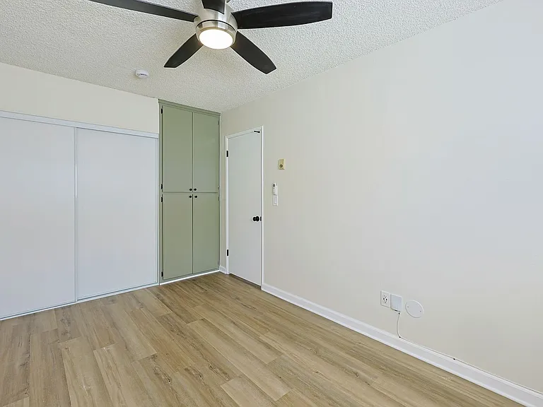 4945 Narragansett Ave — Photo 12