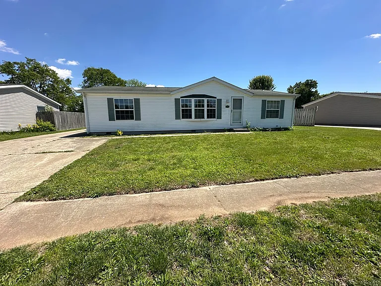 4727 Breckenridge Dr — Photo 1