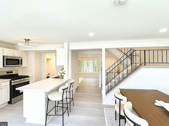 4th image of 7950 Central Park Cir