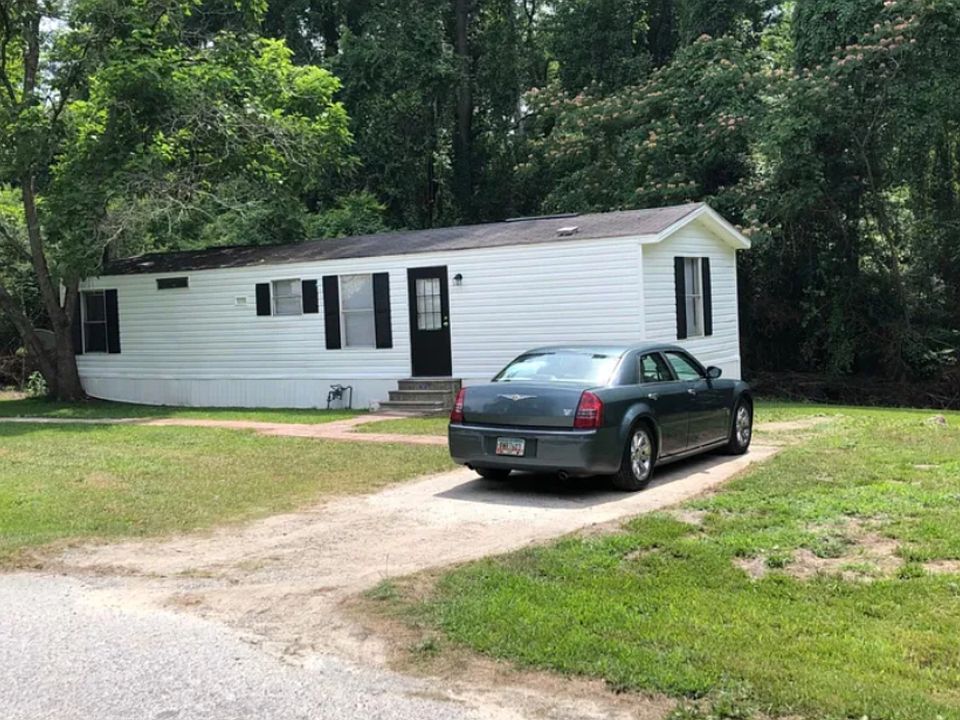 1st image of 160 Alton Rd