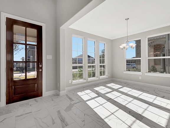 4th image of 14015 Gretzky Dr