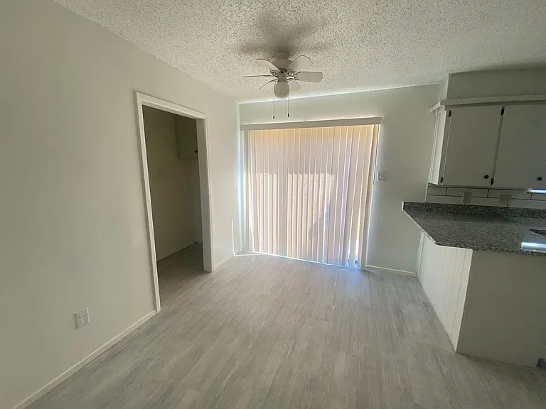 4711 58th St — Photo 3
