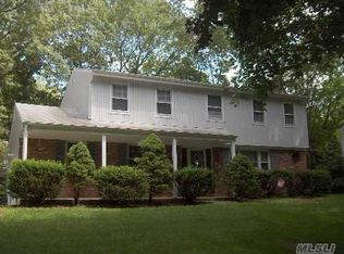 17 King Ave, Melville, NY 11747