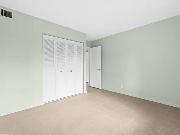 629 Sea Pine Way #D1, Greenacres, FL 33415