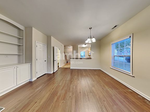 5th image of 129 Buchanan Ln