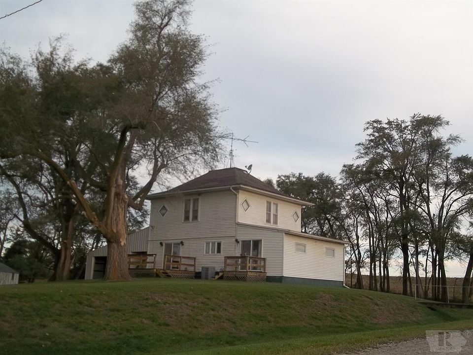 1st image of 2435 Lark Ave
