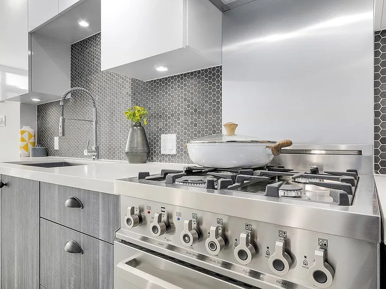 311 E 6th Ave #212 — Photo 9