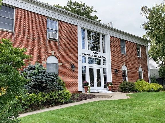 2nd image of 6 Apple Tree Ln