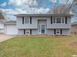 2207 W 45th St, Davenport, IA 52806