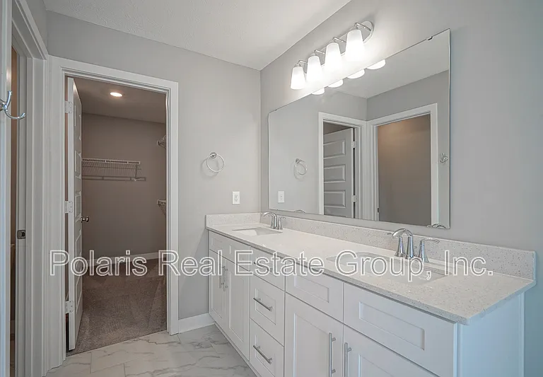 673 Golborne St — Photo 27