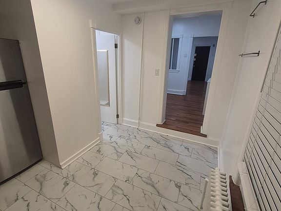 3rd image of 865 Hollins St #1R