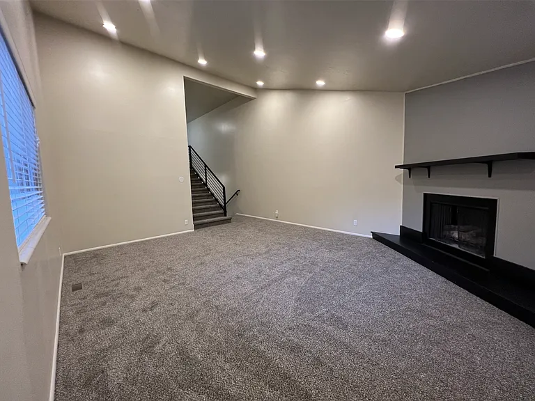 1813 S Laurelhurst Dr #1 — Photo 17