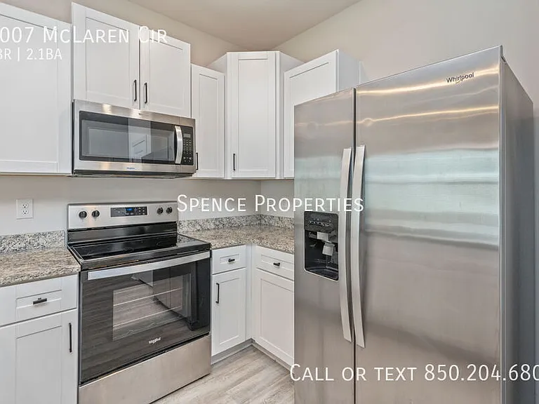 1007 McLaren Cir — Photo 16