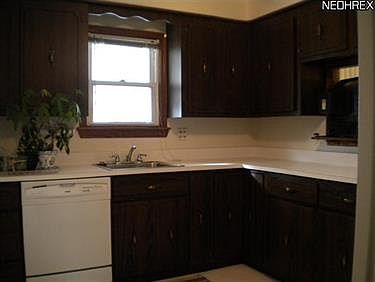 4th image of 640 E 315th St